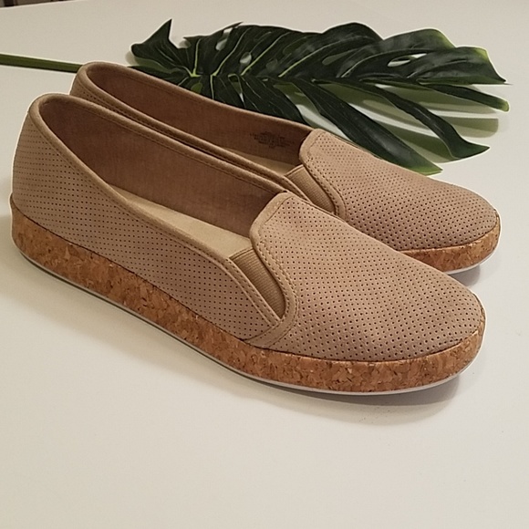 Isaac Mizrahi Shoes - Isaac Mizrahi LIVE Cork Platform Nude Leather Flat